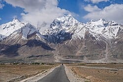 Ladakh Tour Guide 2025 | Best Itinerary, Cost & Travel Tips